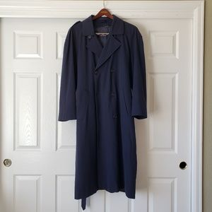 Raincoat pilots Trenchcoat